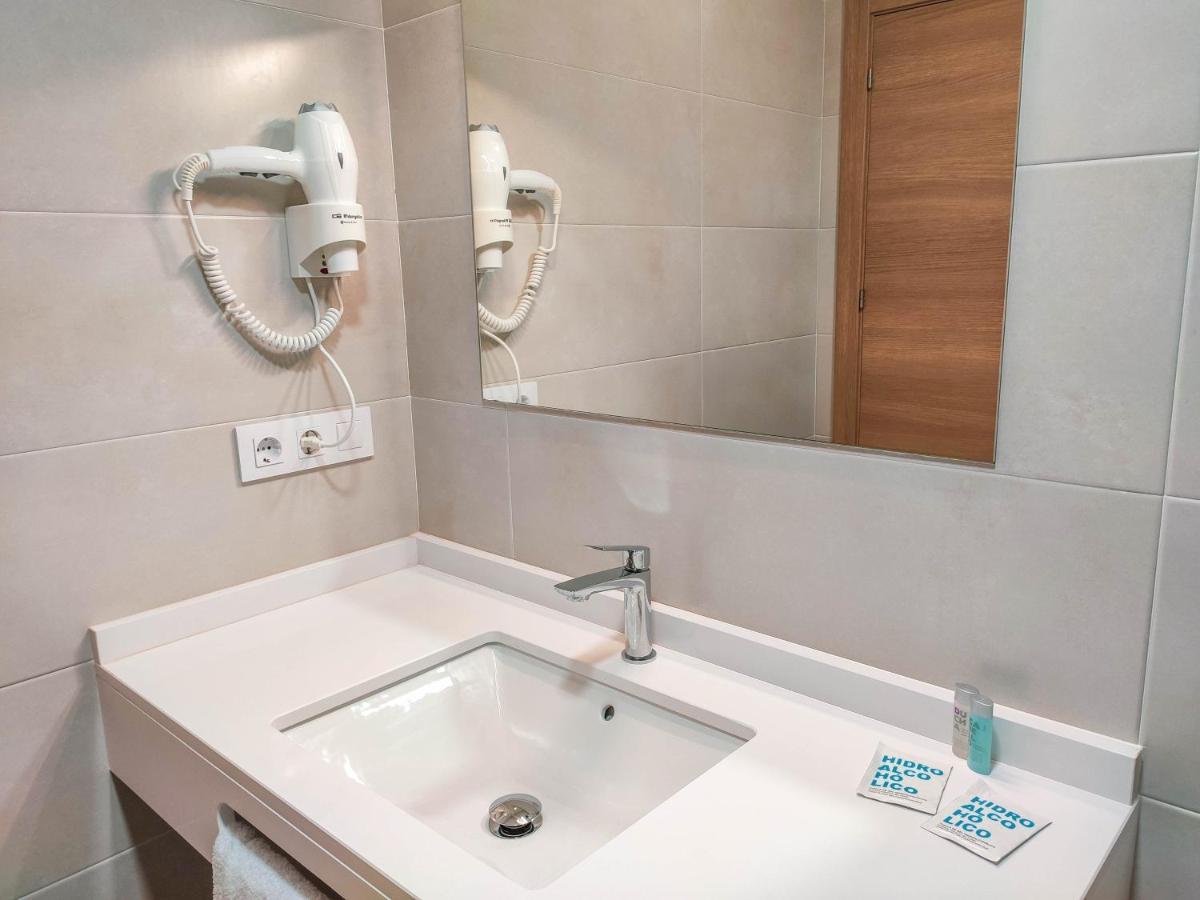 Hostal Oleo Auto Check-In سانتاندر المظهر الخارجي الصورة