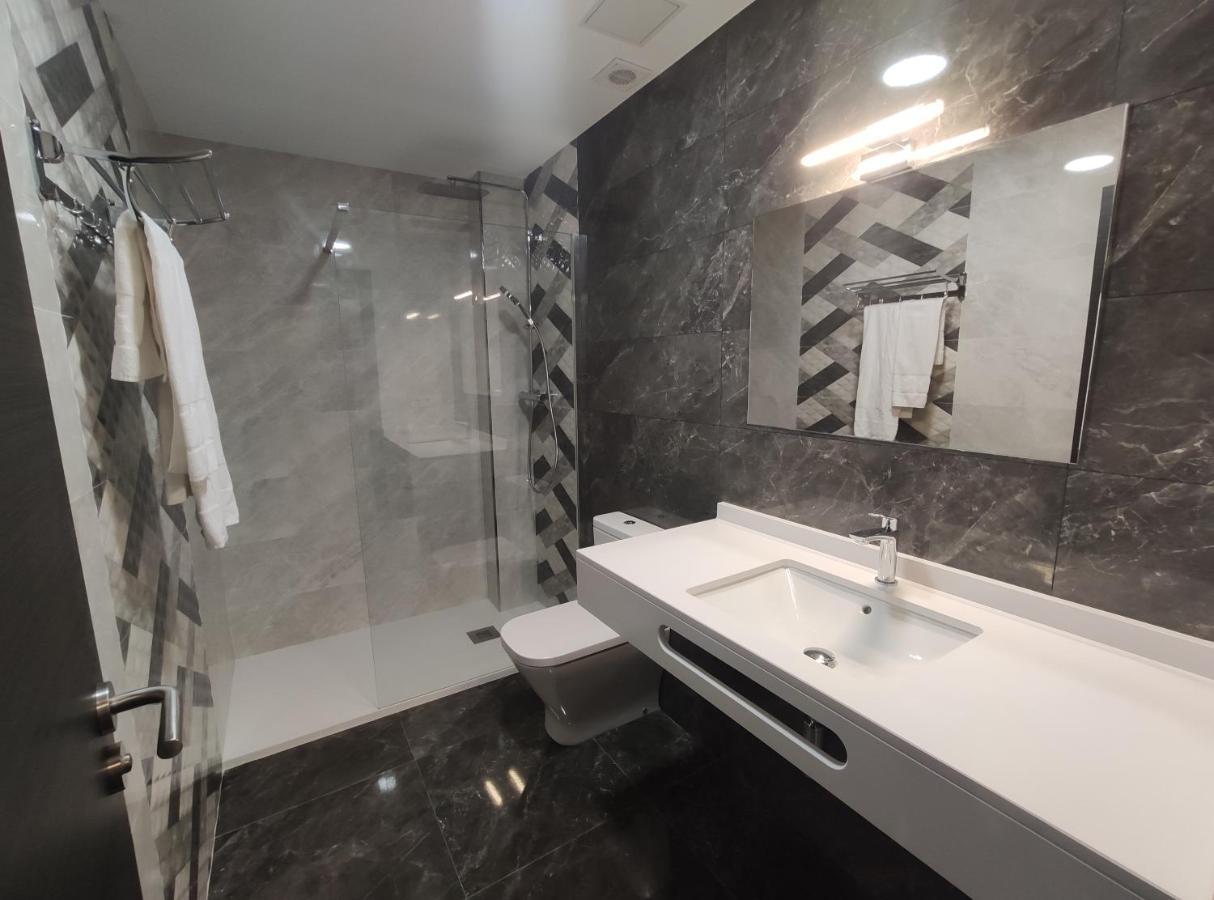 Hostal Oleo Auto Check-In سانتاندر المظهر الخارجي الصورة