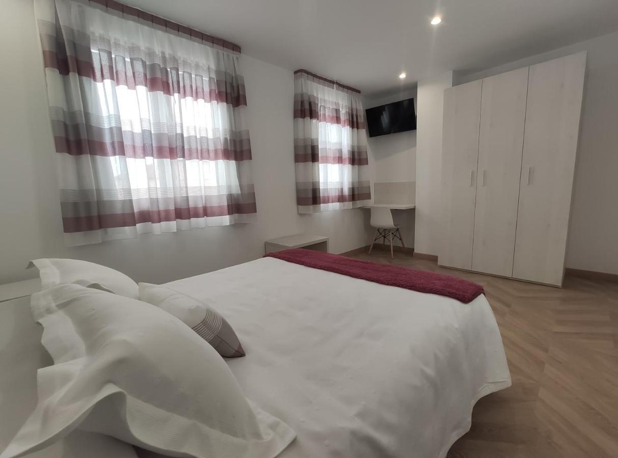 Hostal Oleo Auto Check-In سانتاندر المظهر الخارجي الصورة