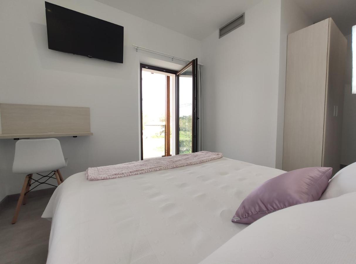 Hostal Oleo Auto Check-In سانتاندر المظهر الخارجي الصورة