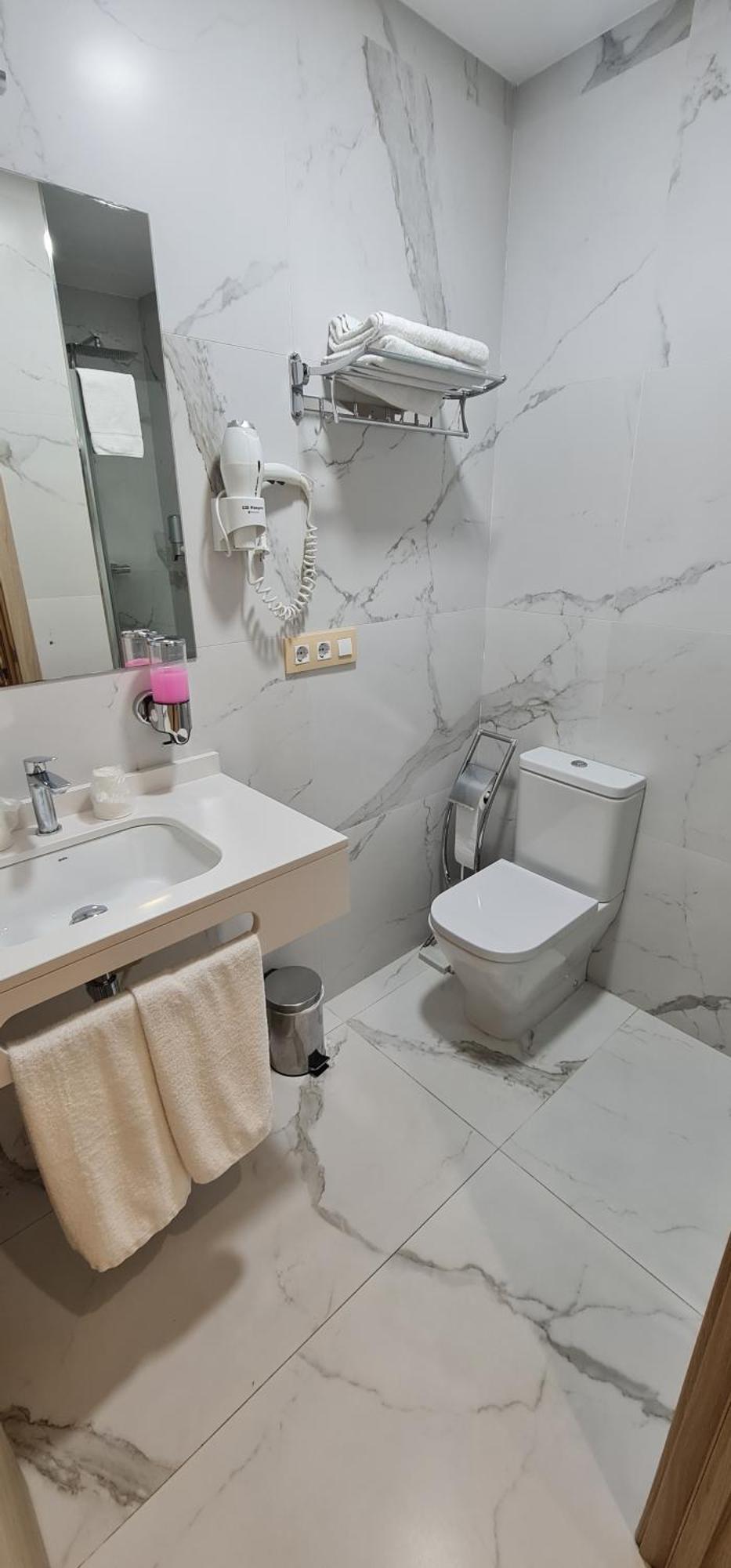Hostal Oleo Auto Check-In سانتاندر المظهر الخارجي الصورة